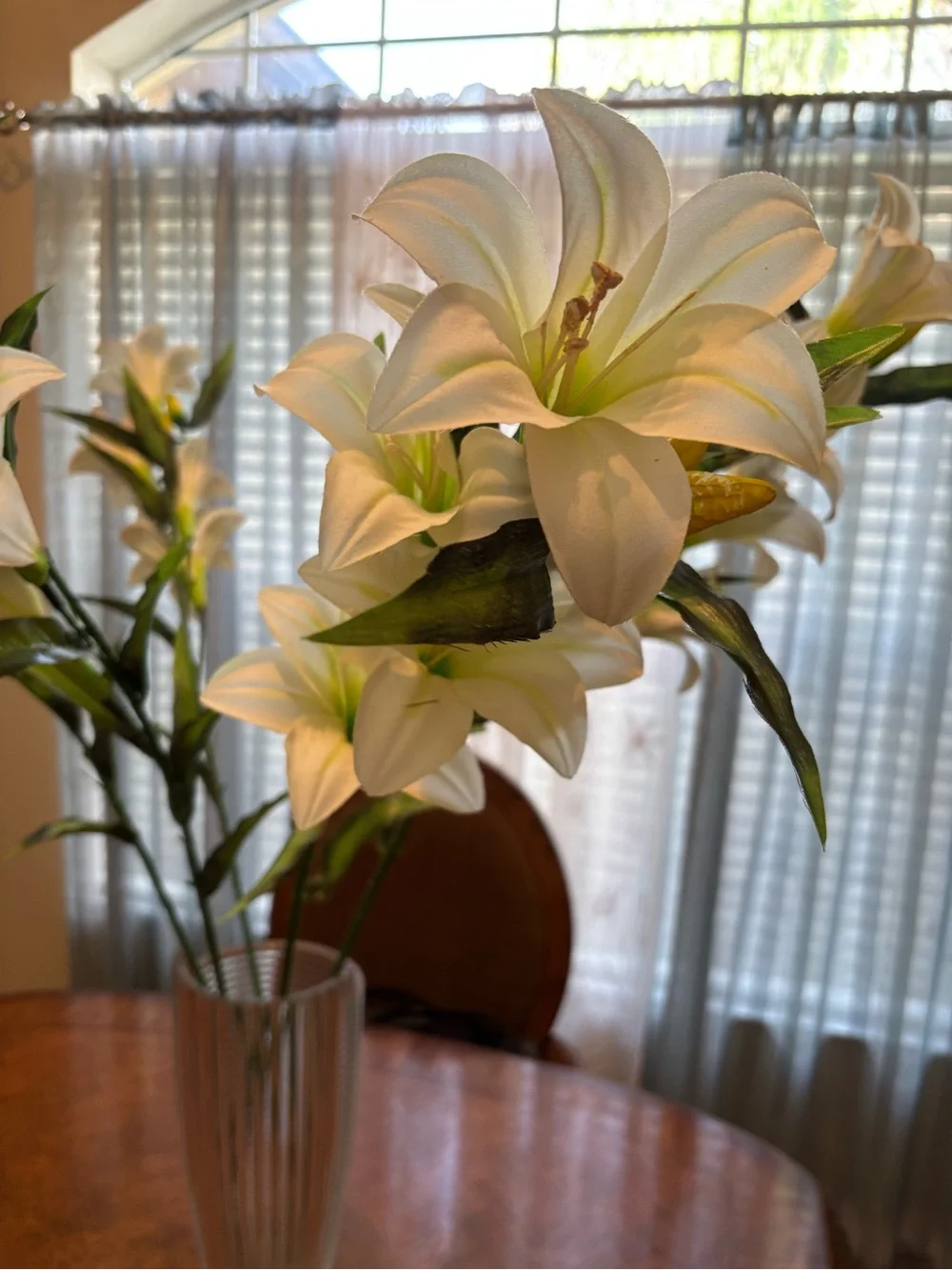 Elegant White Lily bouquet